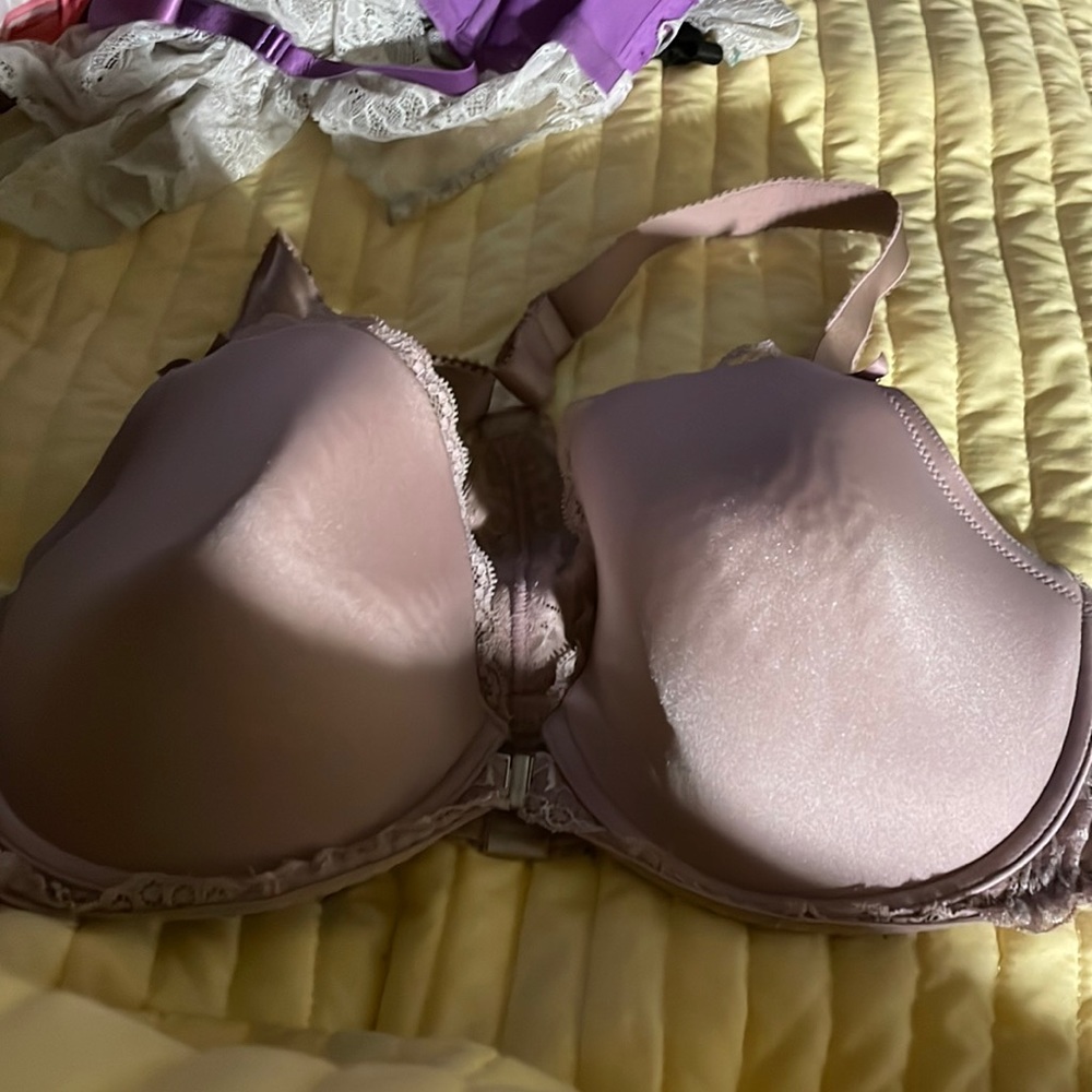Nude cross back bra front clasp bra.